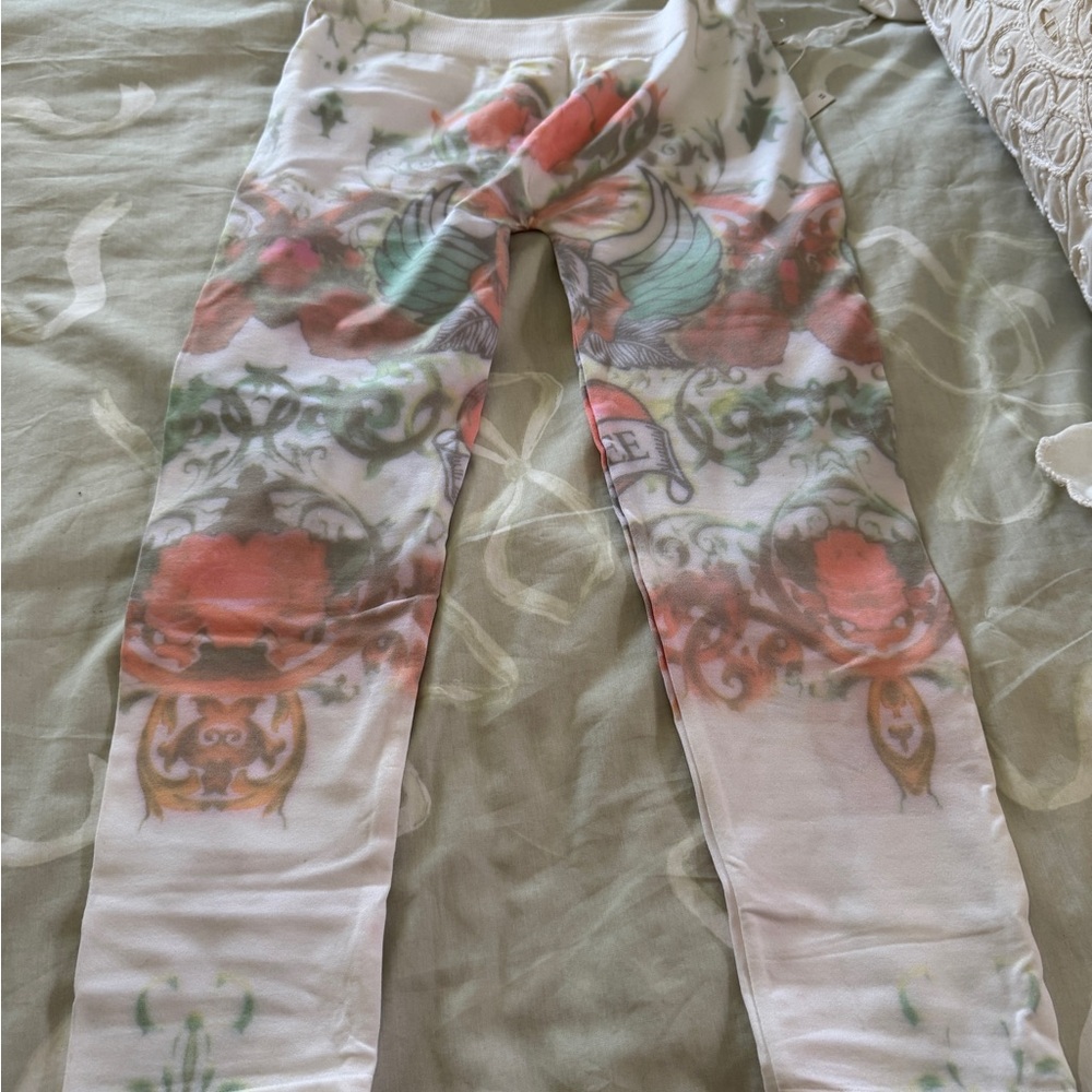 Floral Graphic Leggings - Picture 8 of 10